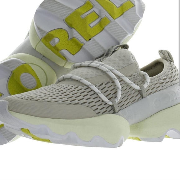 Sneakers - Picture 2 of 5